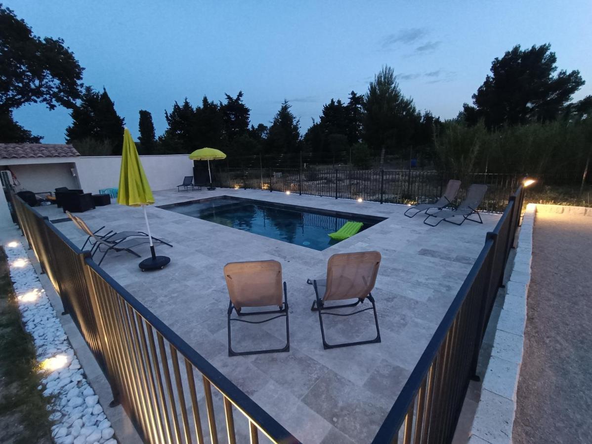 Maison Independante Avec Piscine, 10Min Avignon Pujaut المظهر الخارجي الصورة